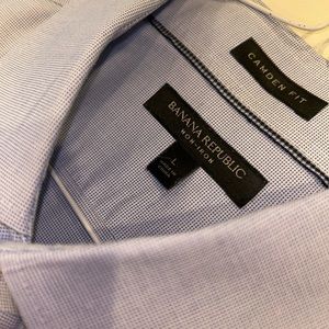Banana republic Camden fit blue dress shirt. In excellent shape!
